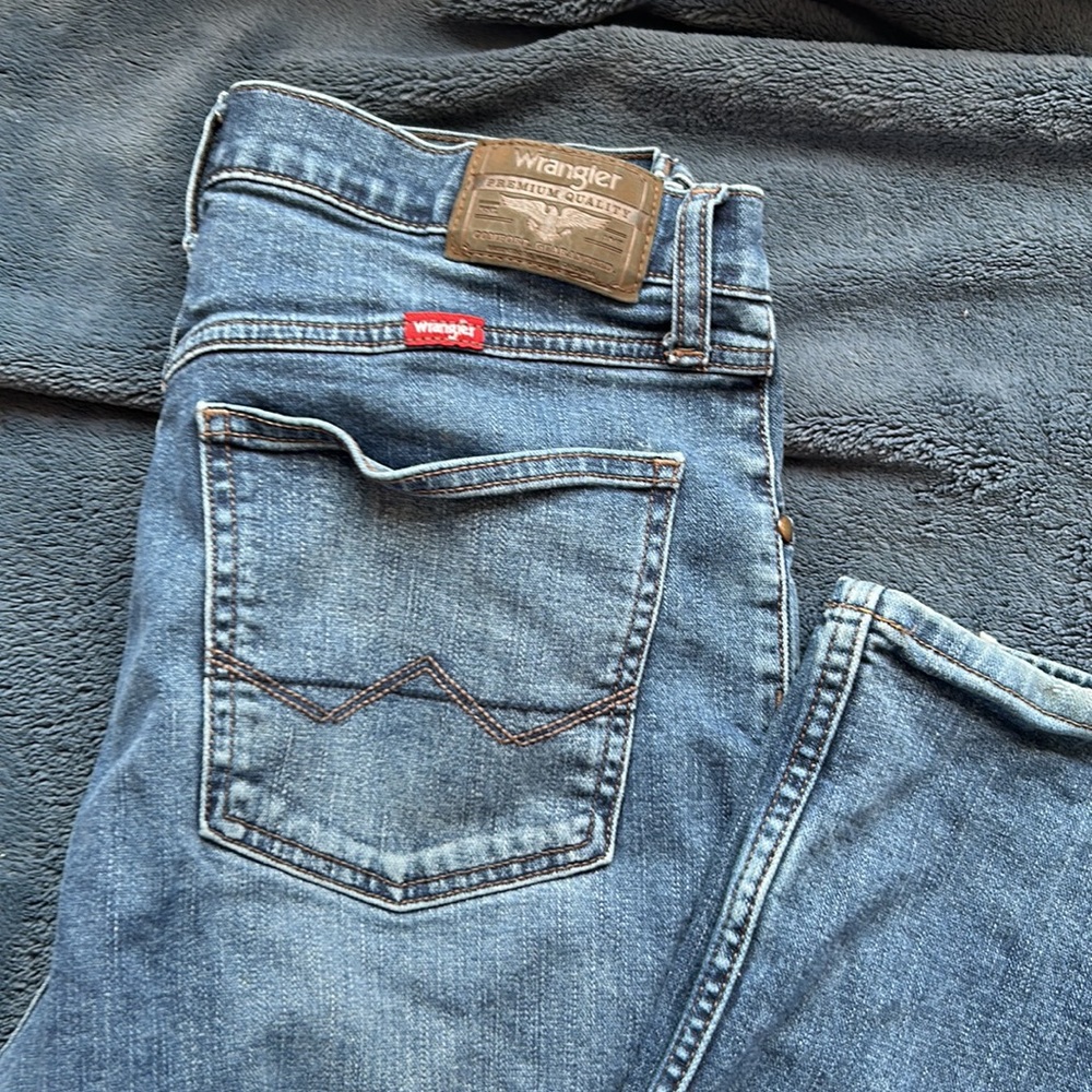 Jeans - Picture 3 of 4